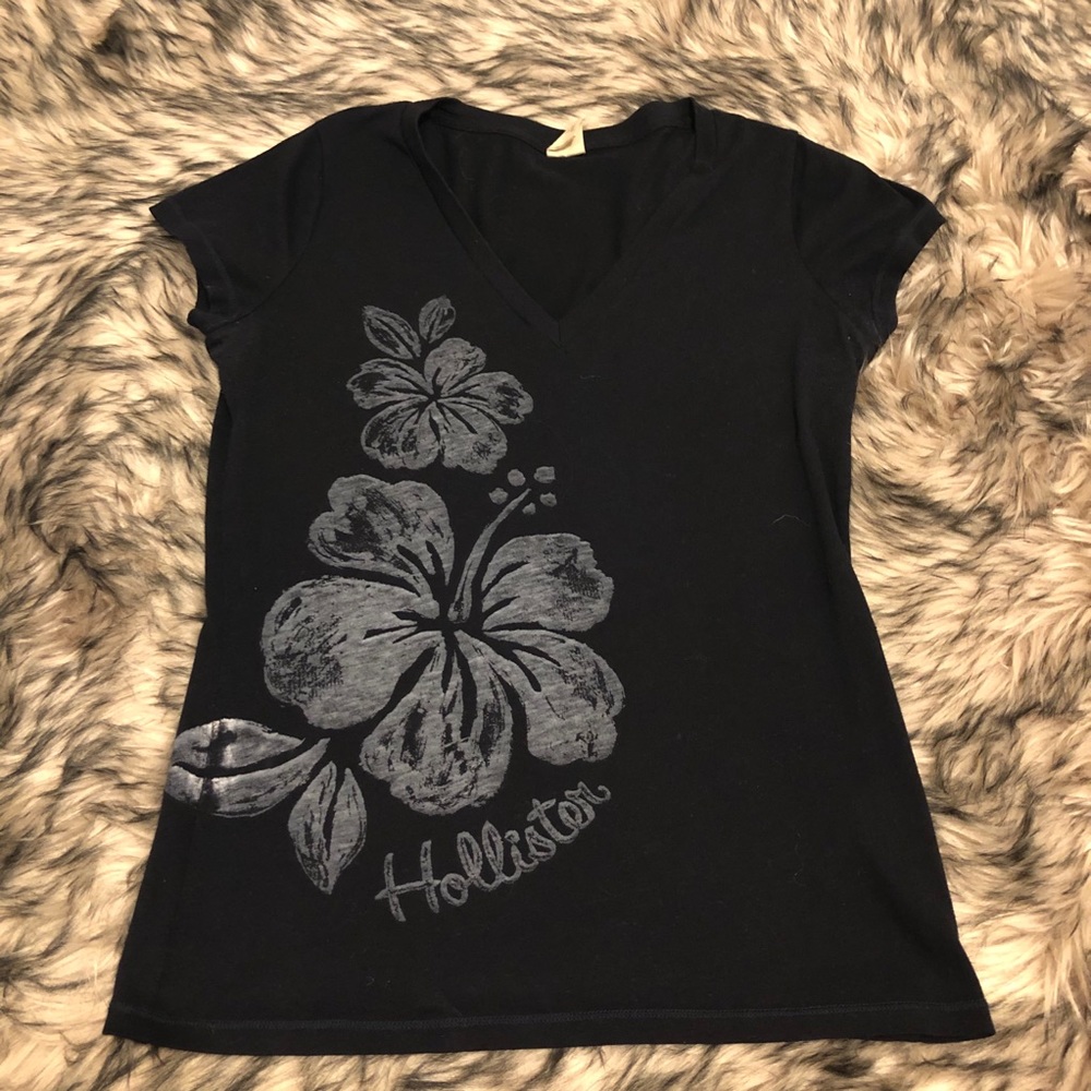 ❄️💙 Hollister V-Neck